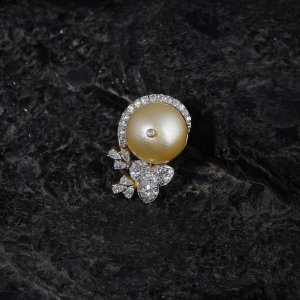 South Sea Pearl earrings